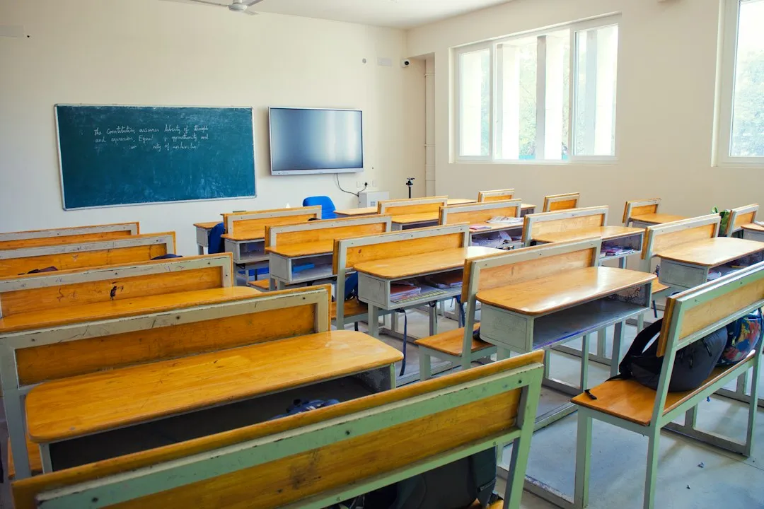 英语培训与日语培训课程体系对比：成都学员如何按目标选择学习路径